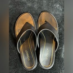 Vionic Women's Citrine Agave Vio-Motion Insole Toe-Post Sandal 7